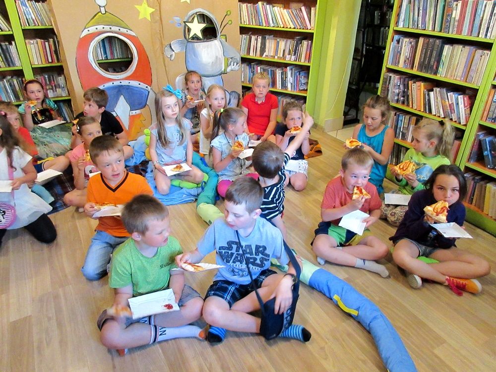 NOC BIBLIOTEK W FILII NA CZARNYM POTOKU