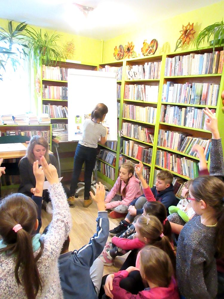 Przedpołudnie z biblioteką