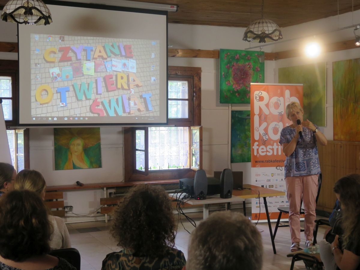 Dzieci z Krynicy na Festiwalu Literackim w Rabce