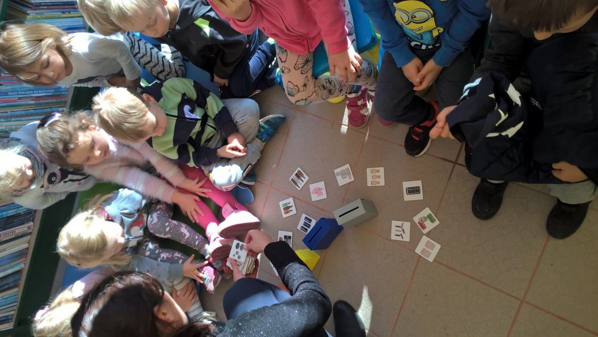 SMOK CZY SMOG – SPOTKANIE PRZEDSZKOLAKÓW W BIBLIOTECE