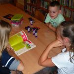 kolejna z uczestniczek zajęć czyta fragment dzisiejszego opowiadania