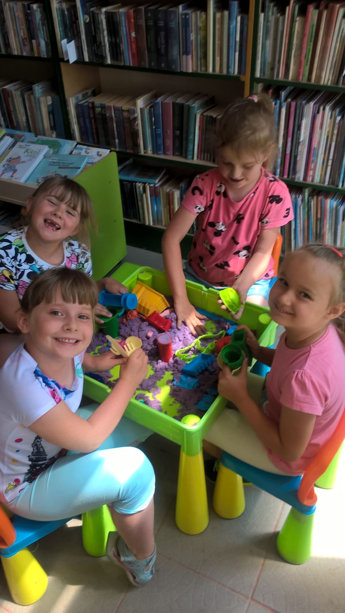 MOTYLE W BIBLIOTECE NA ŹRÓDLANEJ