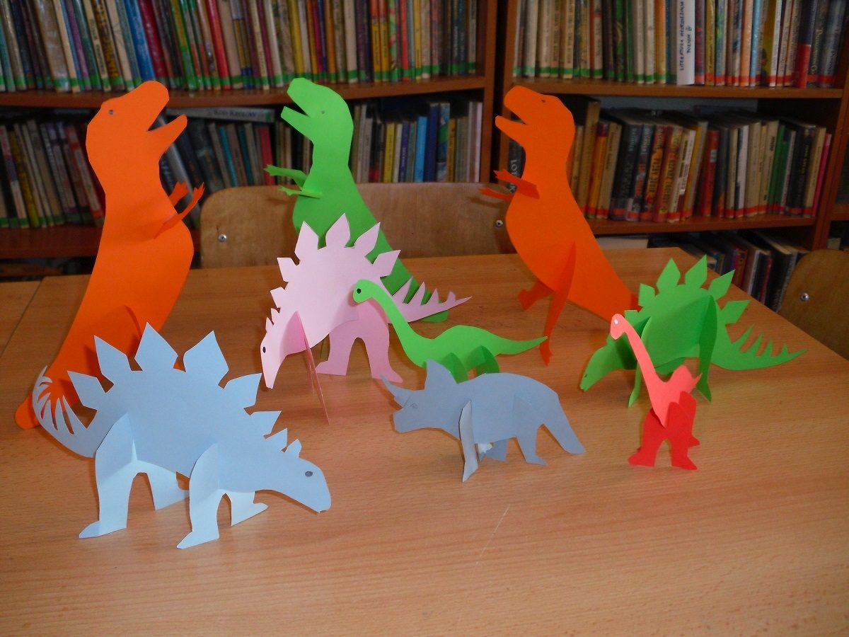 „Dziobem, piórem i pazurem o dinozaurach”