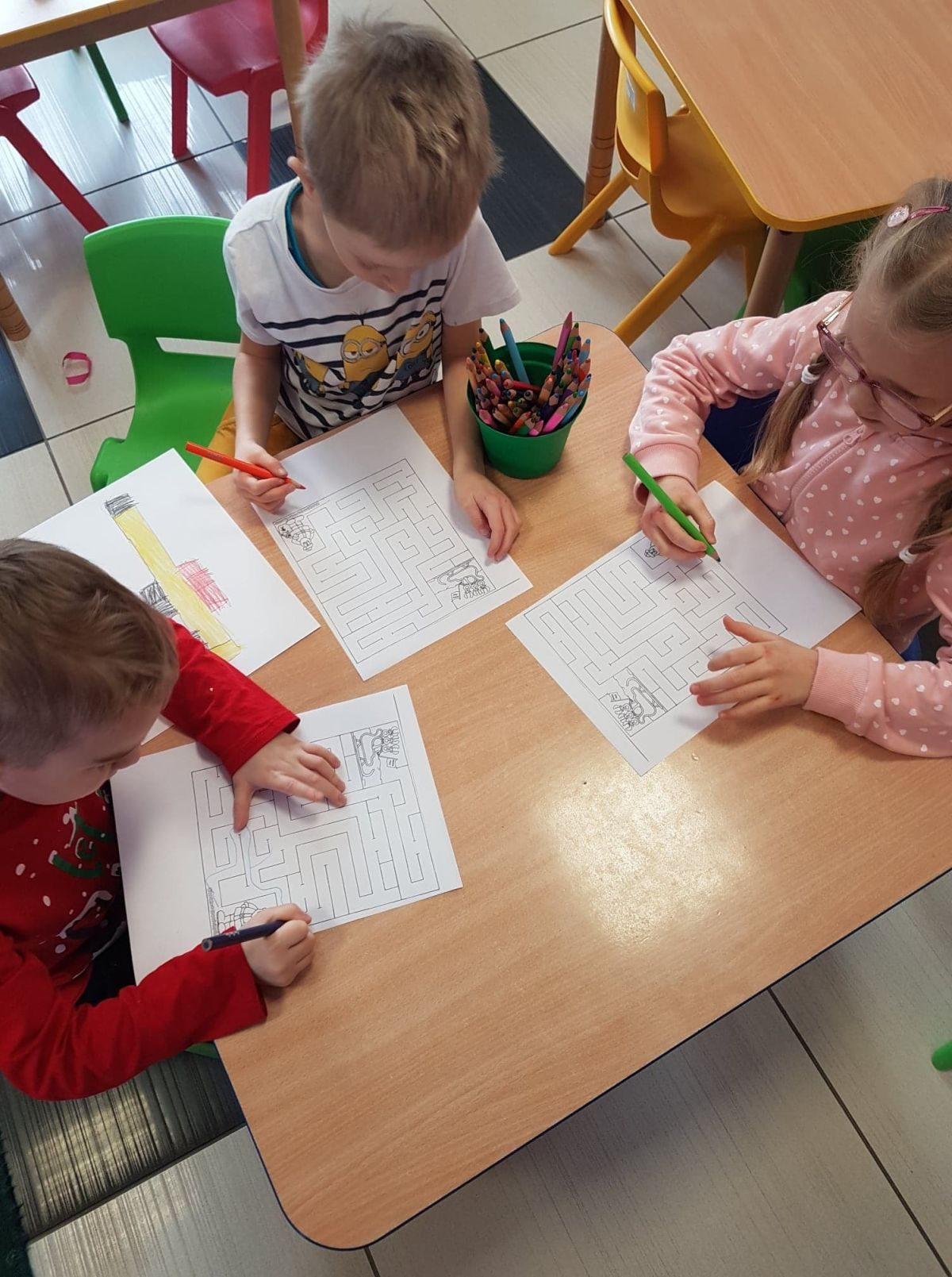 ŚWIĄTECZNE ZAJĘCIA W PRZEDSZKOLU NA ŹRÓDLANEJ
