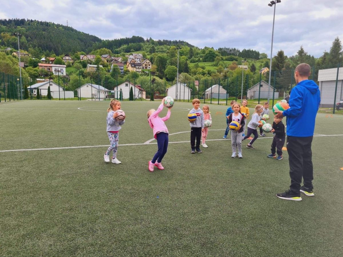 Cykl spotkań w przedszkolu w Muszynie – „Sport i zabawa to świetna sprawa”