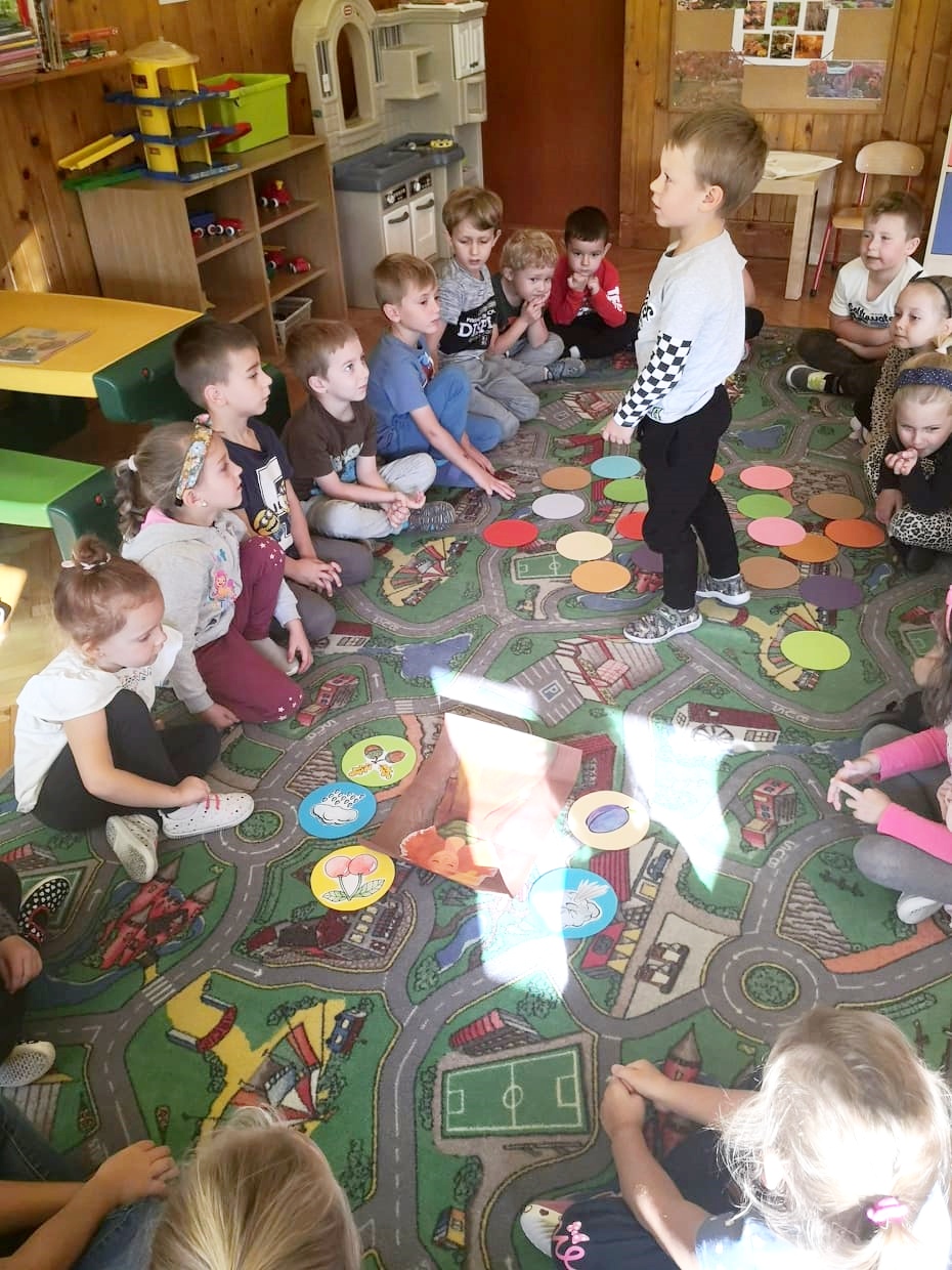 Książkowi odkrywcy poznają jesień