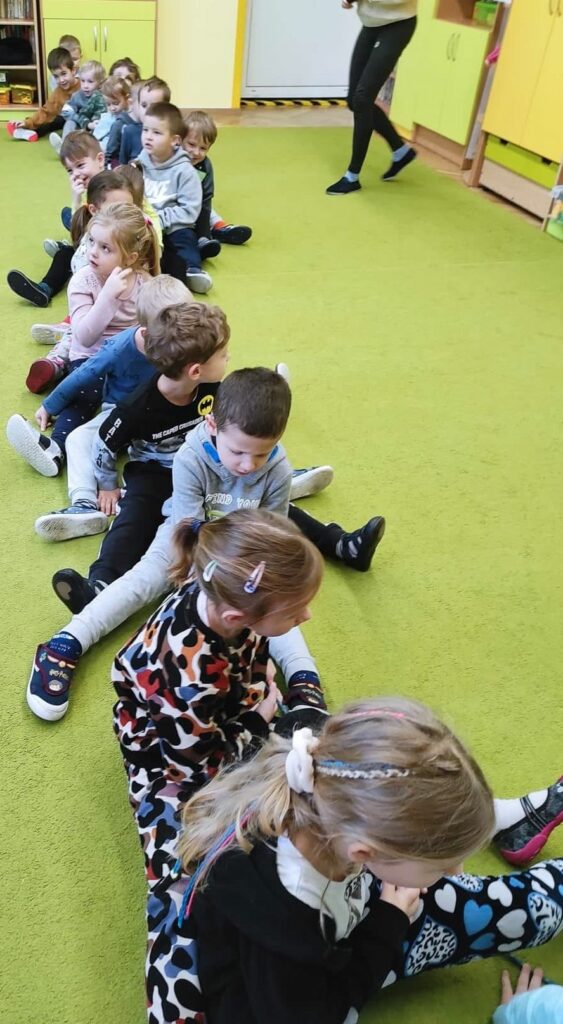 Zajęcia biblioteczne dla dzieci  w przedszkolu