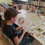 Zajęcia feryjne w bibliotece w Tyliczu