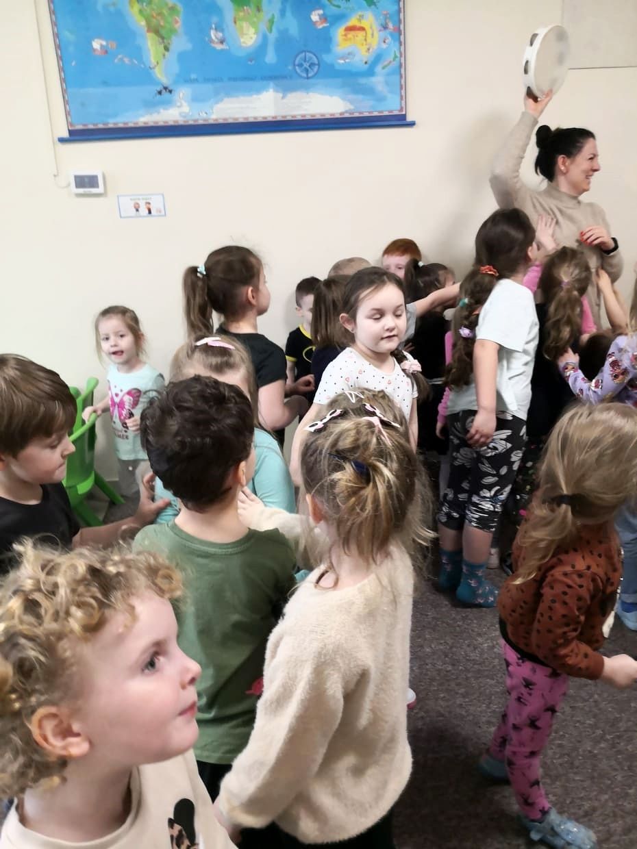 Z książką do przedszkola – „Kicia Kocia zakłada zespół”