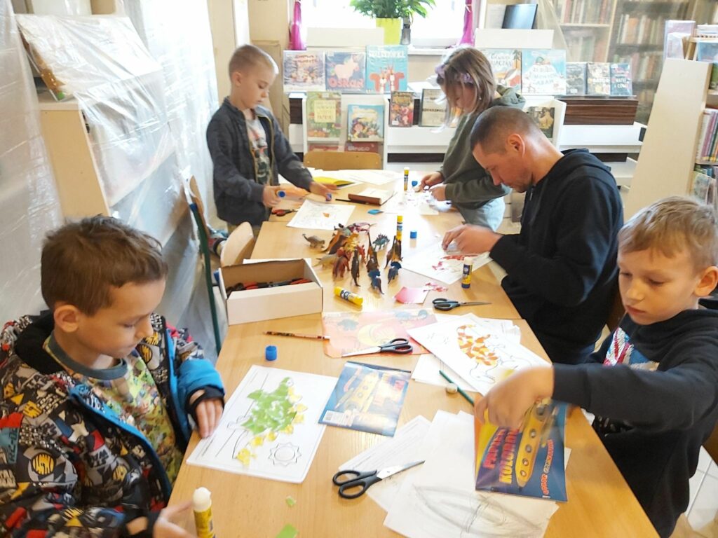 Obchody Światowego Dnia Dinozaura w bibliotece w Bereście