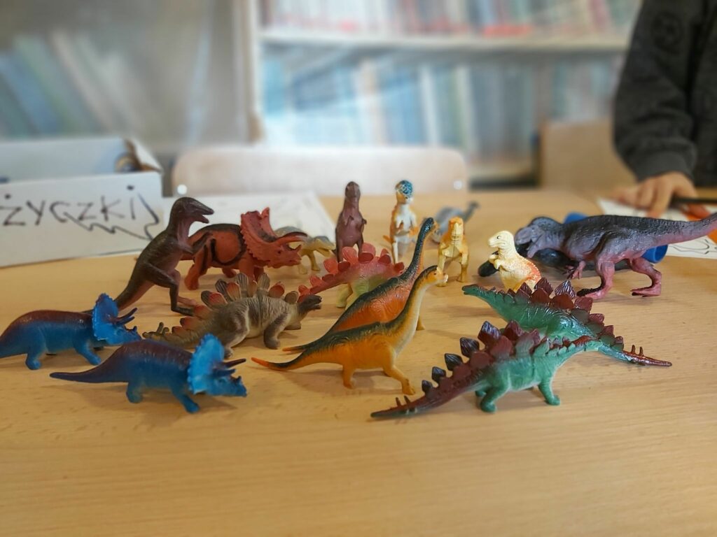 Obchody Światowego Dnia Dinozaura w bibliotece w Bereście