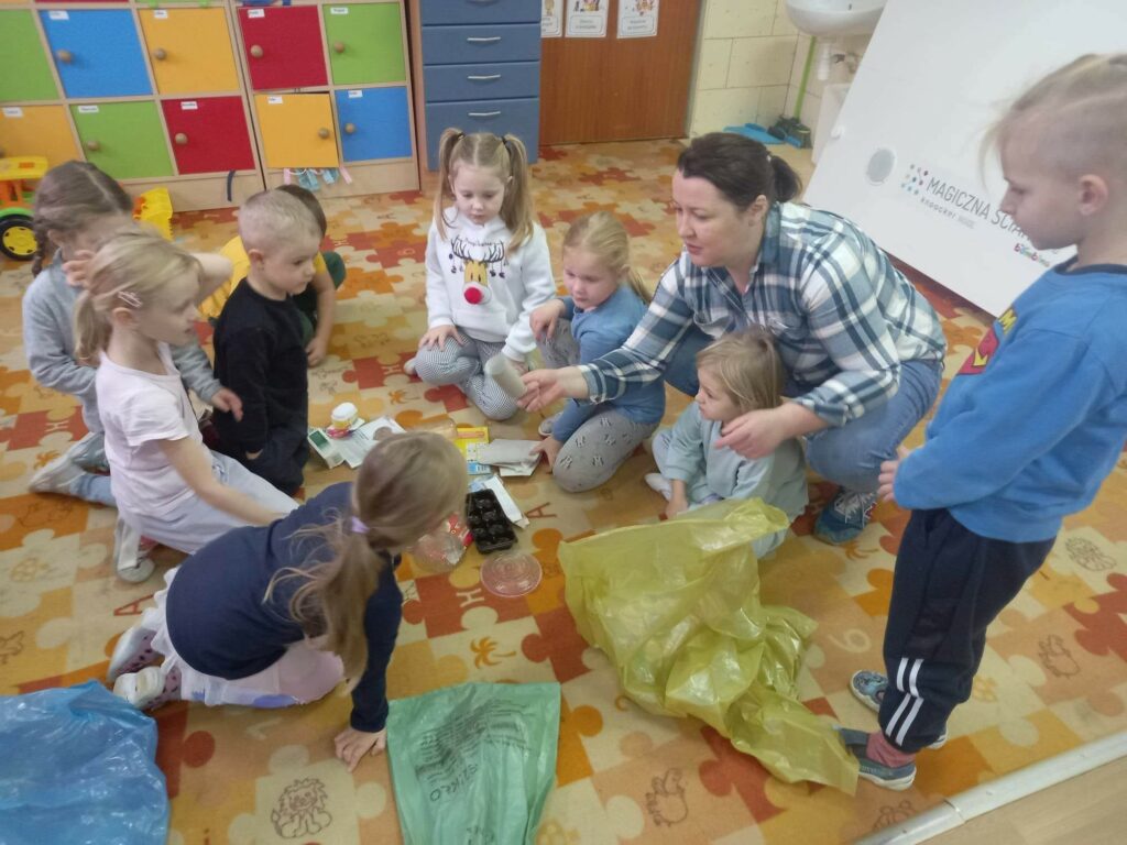 Kicia kocia – co z tymi śmieciami
