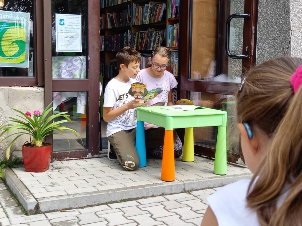 ZAJĘCIA WAKACYJNE NA ŹRÓDLANEJ