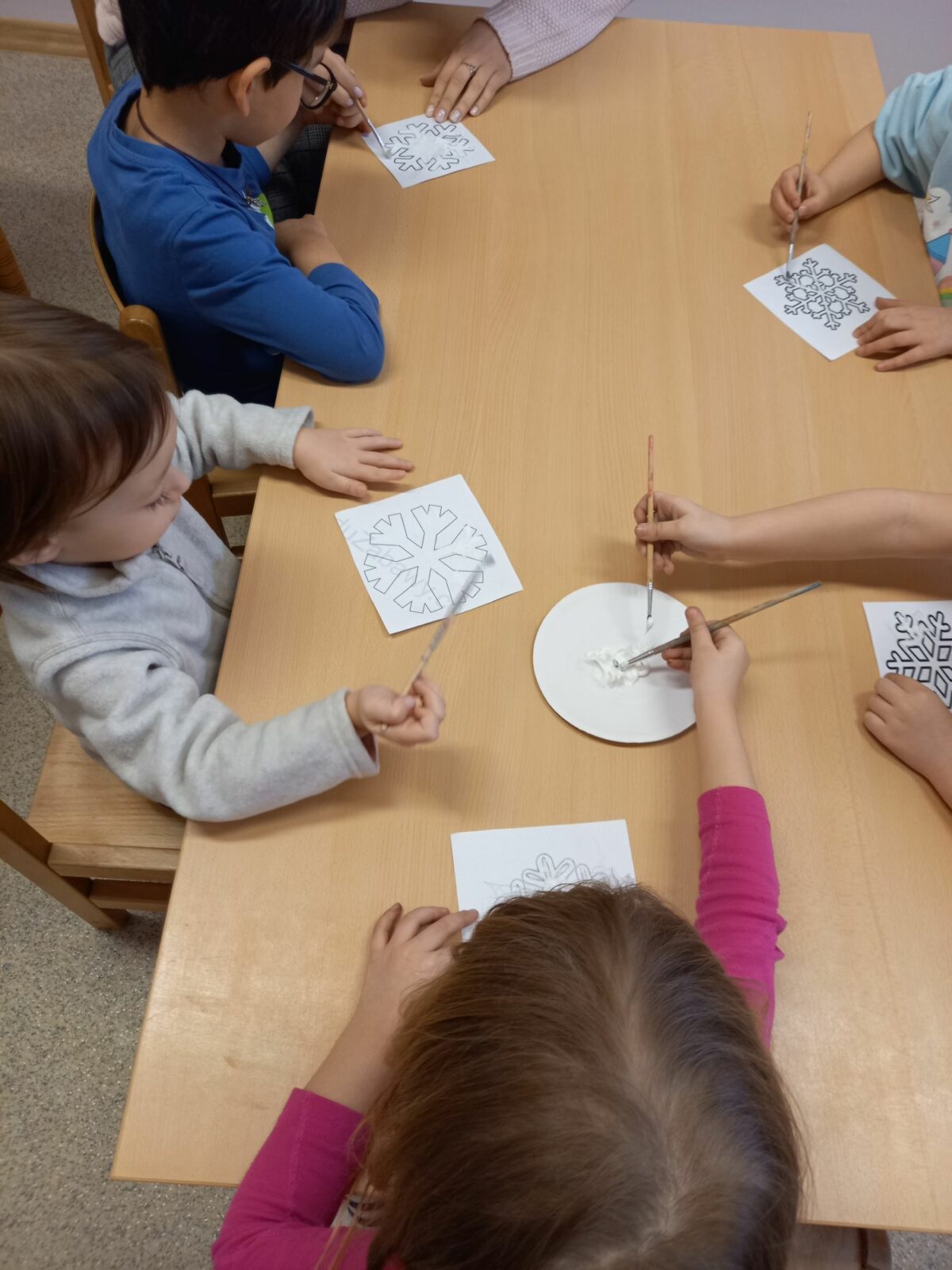 ZIMOWE ZAJĘCIA W „PIĄTCE” MONTESSORII