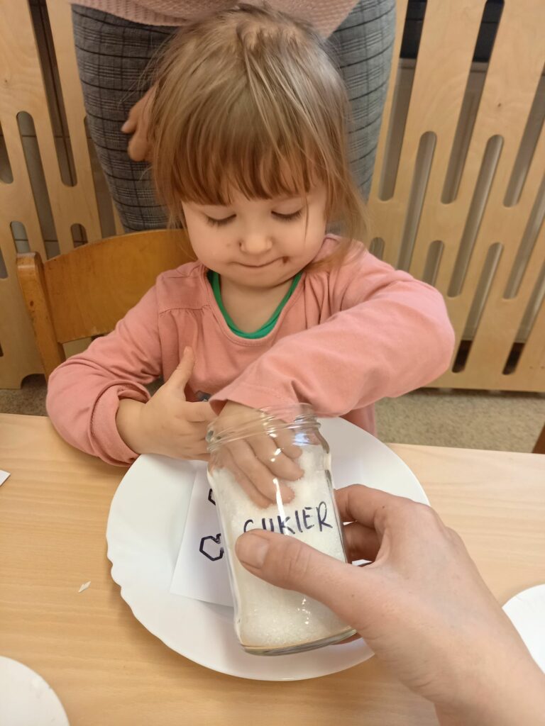 ZIMOWE ZAJĘCIA W „PIĄTCE” MONTESSORII