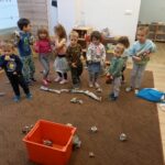 ZIMOWE ZAJĘCIA W „PIĄTCE” MONTESSORII