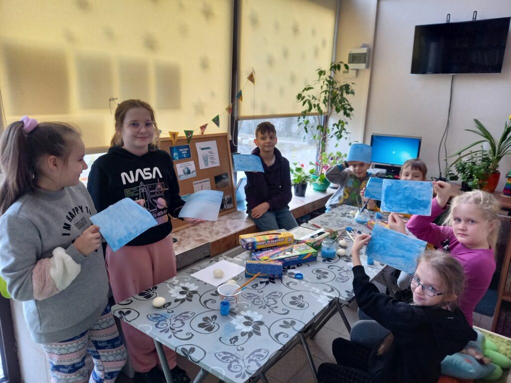 WODA TO SKARB – ZAJĘCIA KREATYWNE DLA DZIECI W BIBLIOTECE NA ŹRÓDLANEJ