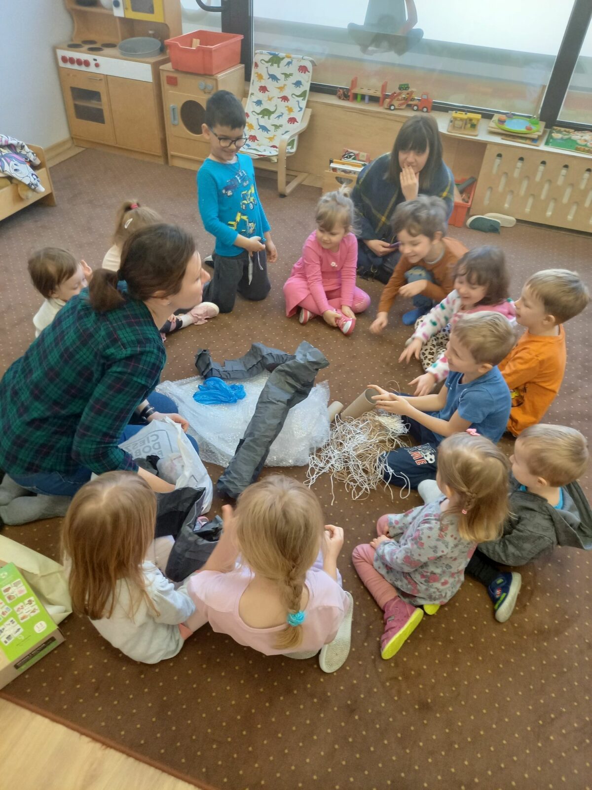 CO ROBIMY ZE ŚMIECIAMI? – ZAJĘCIA W ODDZIALE MONTESSORI