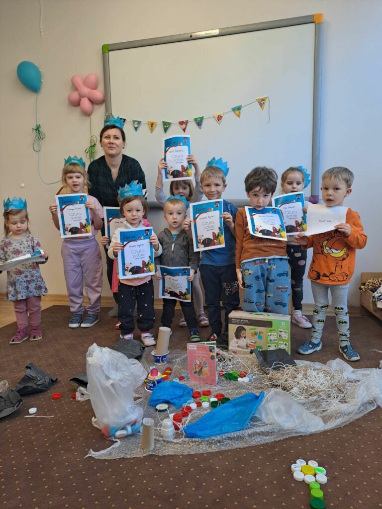 CO ROBIMY ZE ŚMIECIAMI? – ZAJĘCIA W ODDZIALE MONTESSORI