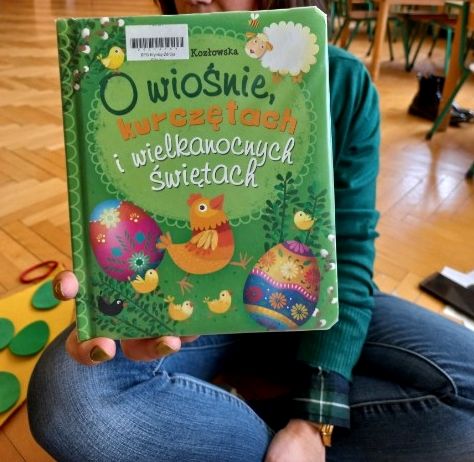 WIOSENNO – WIELKANOCNE  spotkanie z książką w przedszkolu.