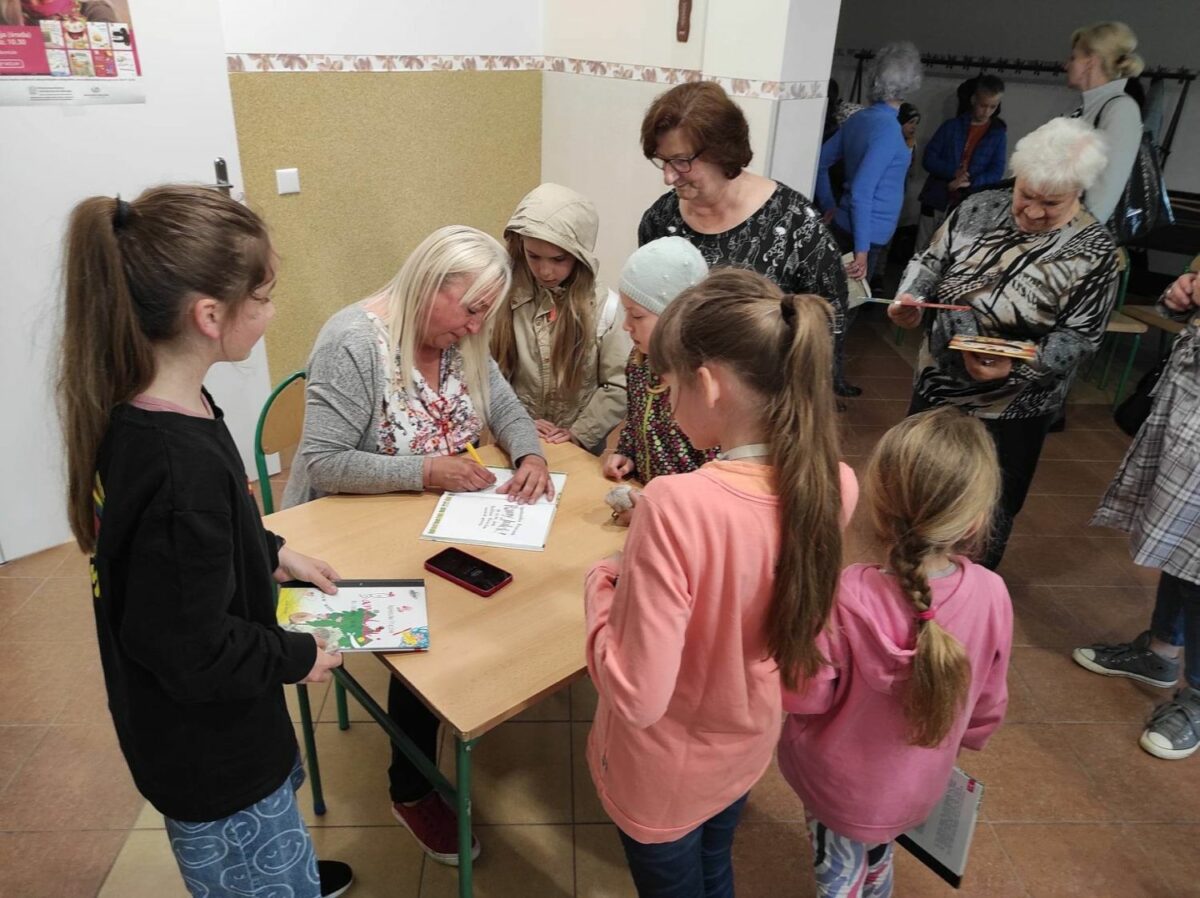 Spotkanie autorskie z Agnieszką Frączek w bibliotece w Bereście
