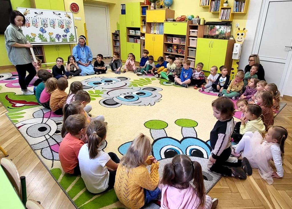 Przedpołudnie z książką w ochronce