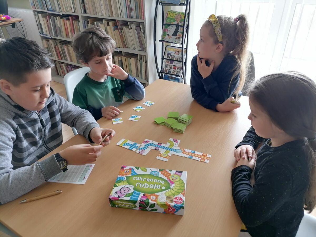 „Książka i gra – tematyczne rozgrywki gier planszowych”