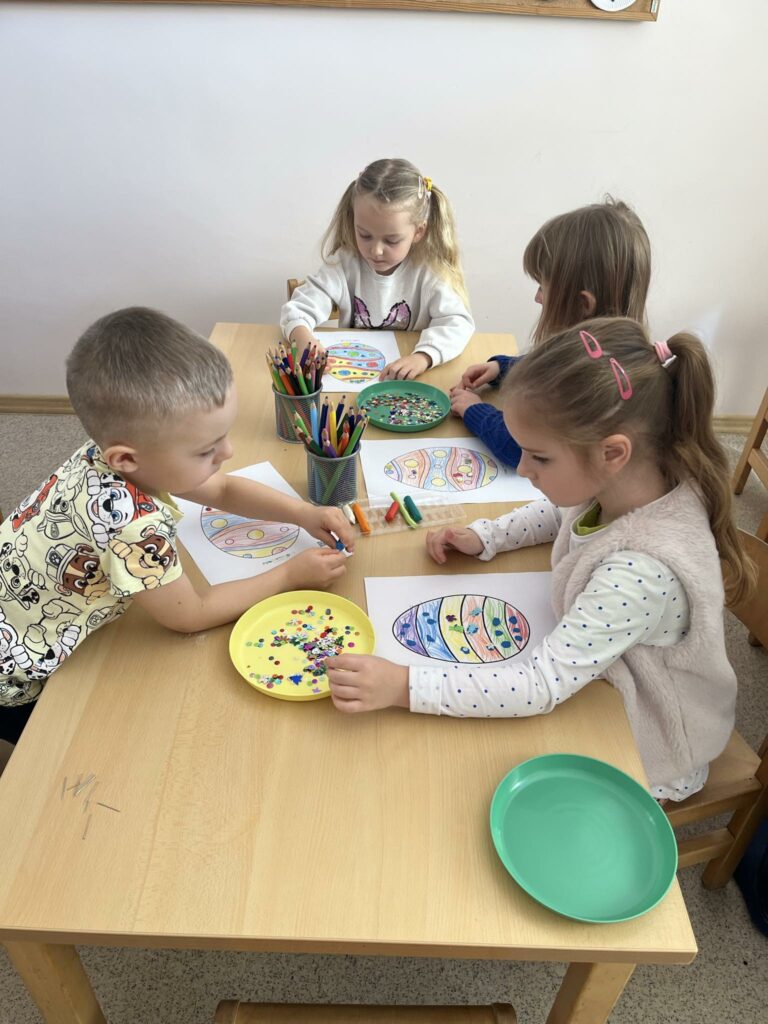 WIELKANOCNE ZAJĘCIA W PRZEDSZKOLU MONTESSORII