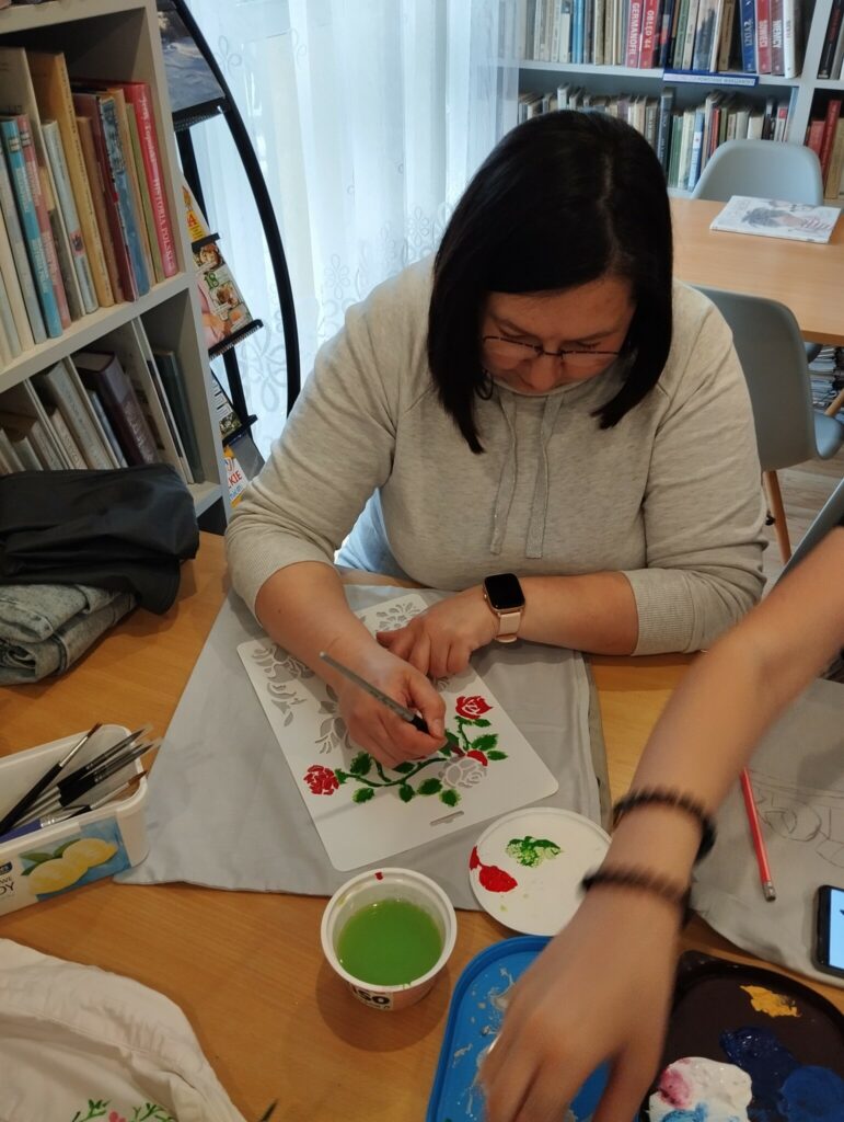 Skrzydła dla mamy – warsztaty customizacji