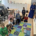 Zajęcia biblioteczne dla przedszkolaków z Ochronki