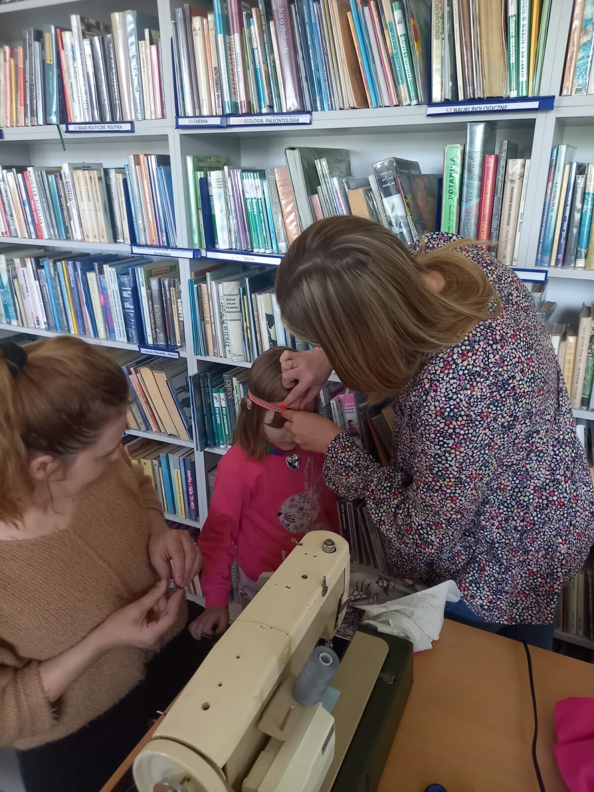 MAMY- to! II – Zakład krawiecki w bibliotece