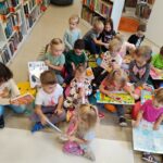 Przedszkolaki z Montessori w Bibliotece Centralnej
