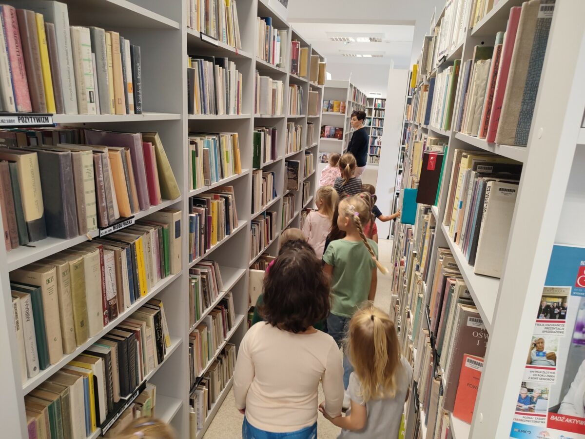 Przedszkolaki z Montessori w Bibliotece Centralnej