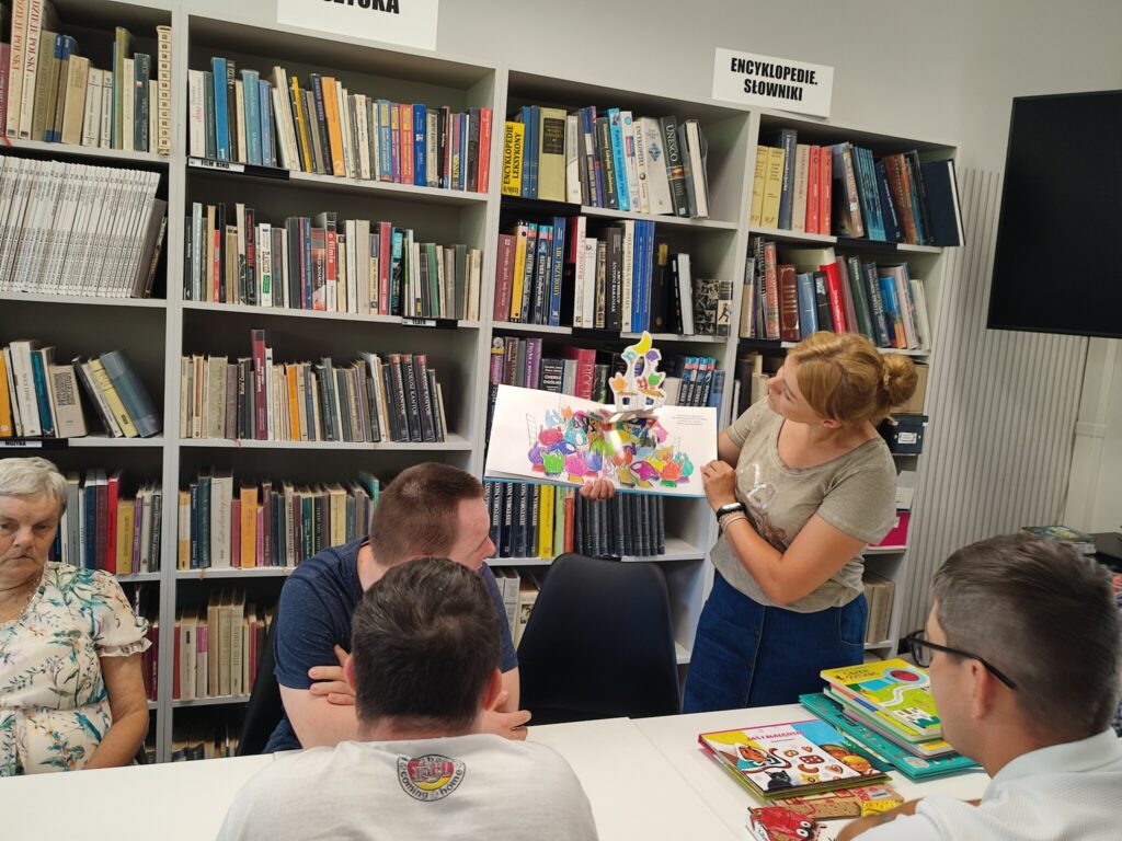 Z książką na wesoło ciąg dalszy - zajęcia w bibliotece centralnej