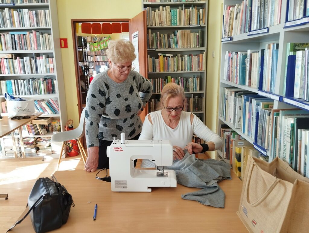 Warsztaty kroju i szycia dla seniorów w Tyliczu