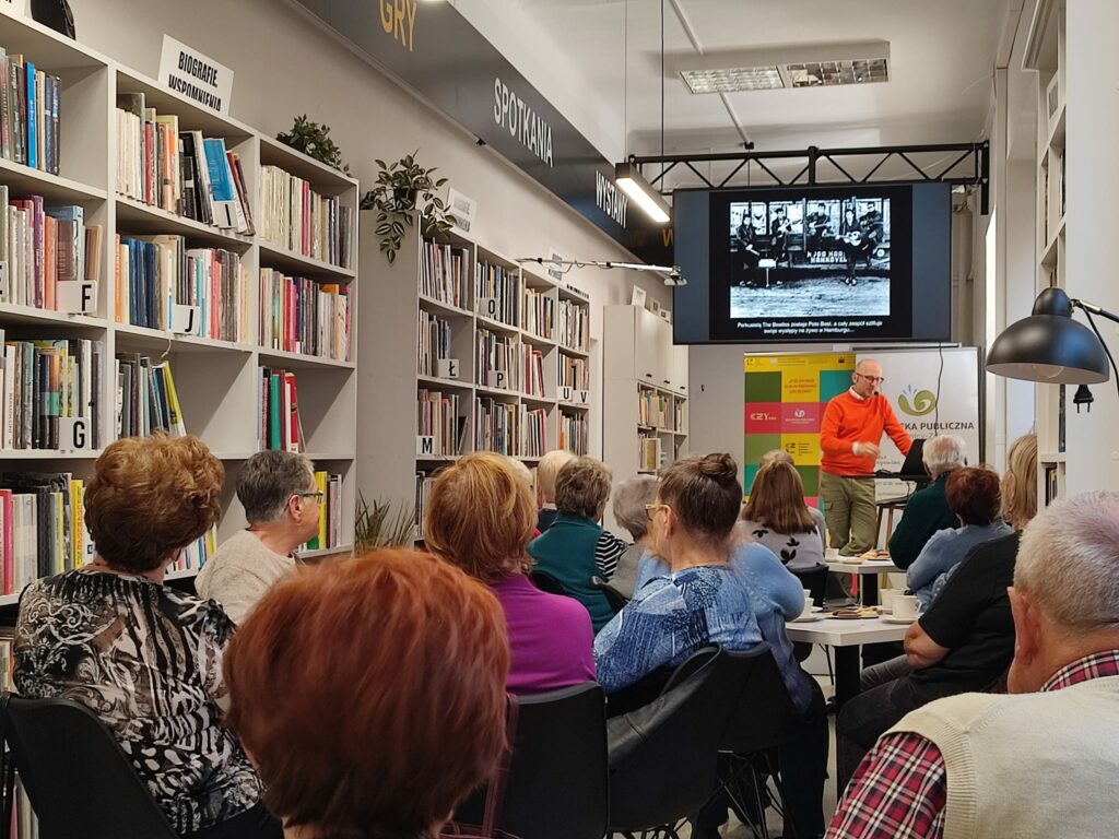 „Music party za regałem”