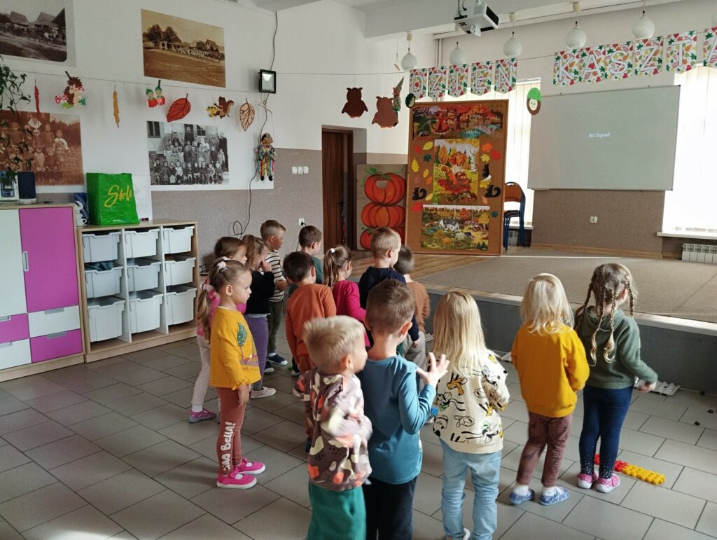 Zabawy z kasztanami w Tyliczu