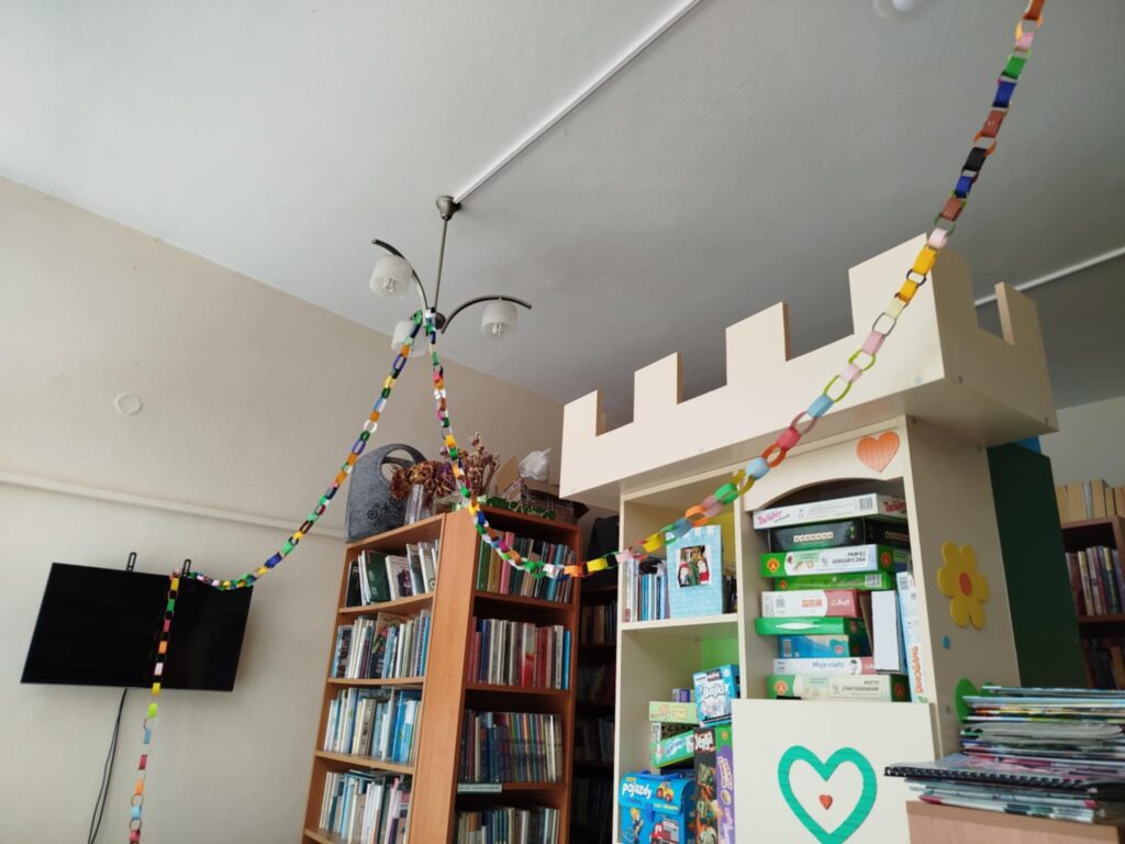 Spotkanie seniorek w bibliotece na Źródlanej