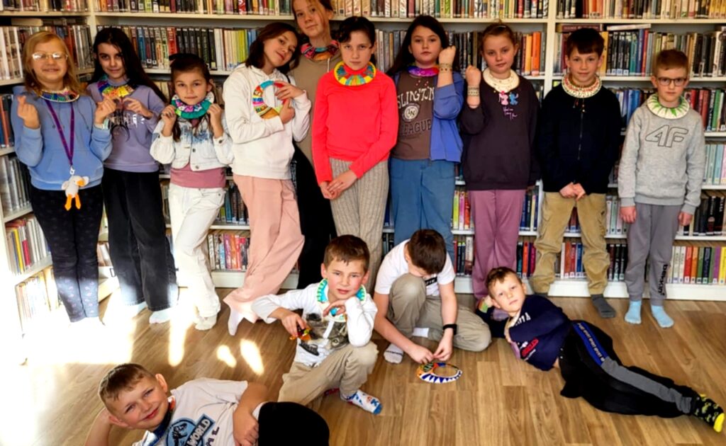 Kolorowe Ferie z Biblioteką – podróż do serca Afryki
