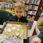ŚWIĄTECZNE WARSZATY W BIBLIOTECE NA ŹRÓDLANEJ