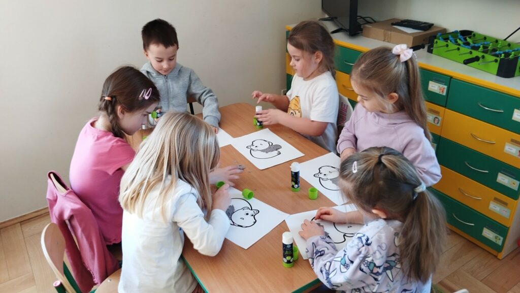 Dzień hipopotama i Dyskusyjny Klub Książki  w Tyliczu