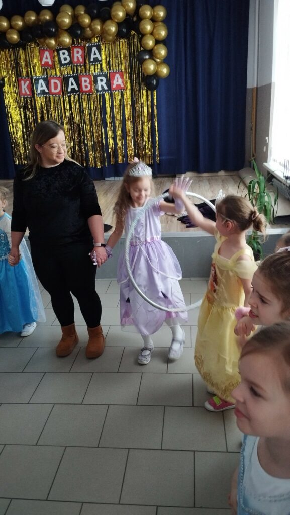 Magiczny Bal Karnawałowy w Bibliotece w Tyliczu