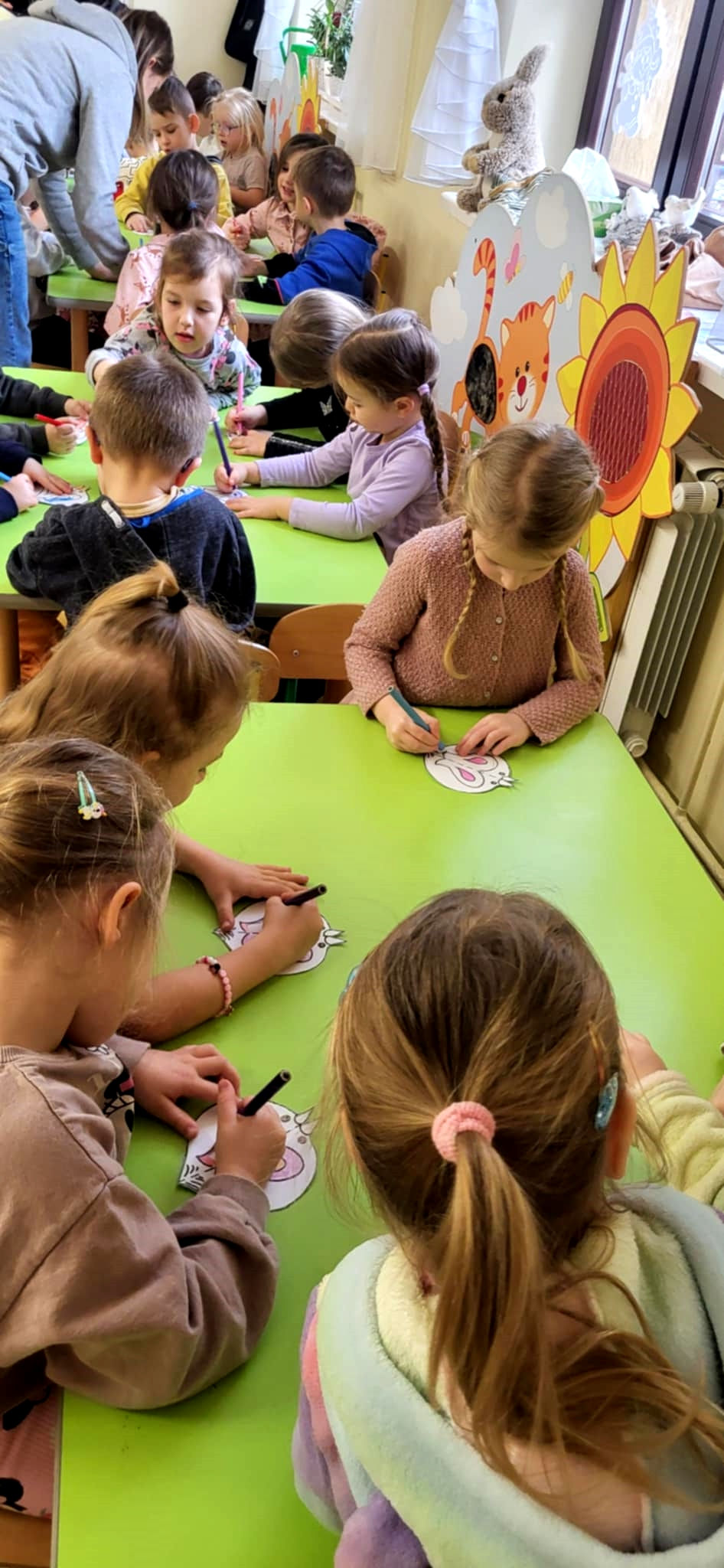 Dokarmiamy zwierzęta zimą – Zajęcia czytelnicze w Ochronce.