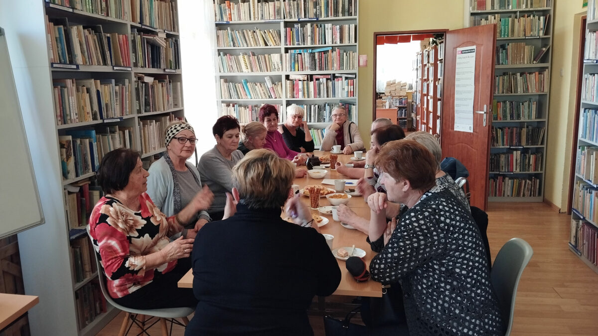 Spotkanie Koła Gospodyń Wiejskich w tylickiej bibliotece