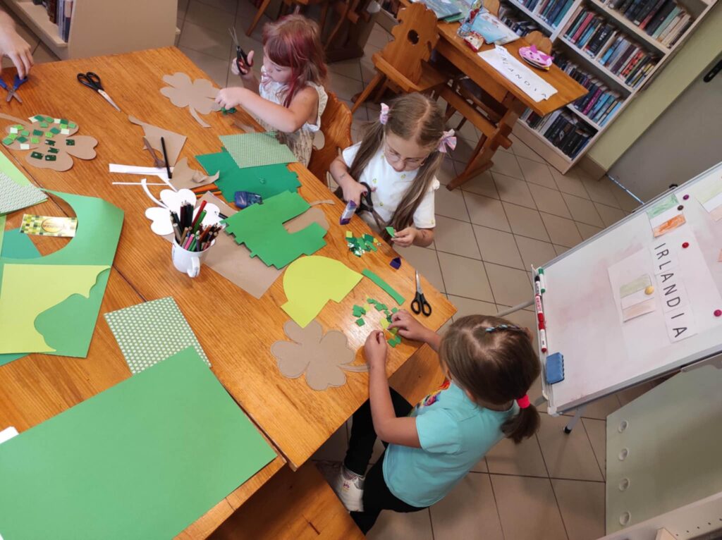 Tajemnicza Irlandia na wakacjach z biblioteką