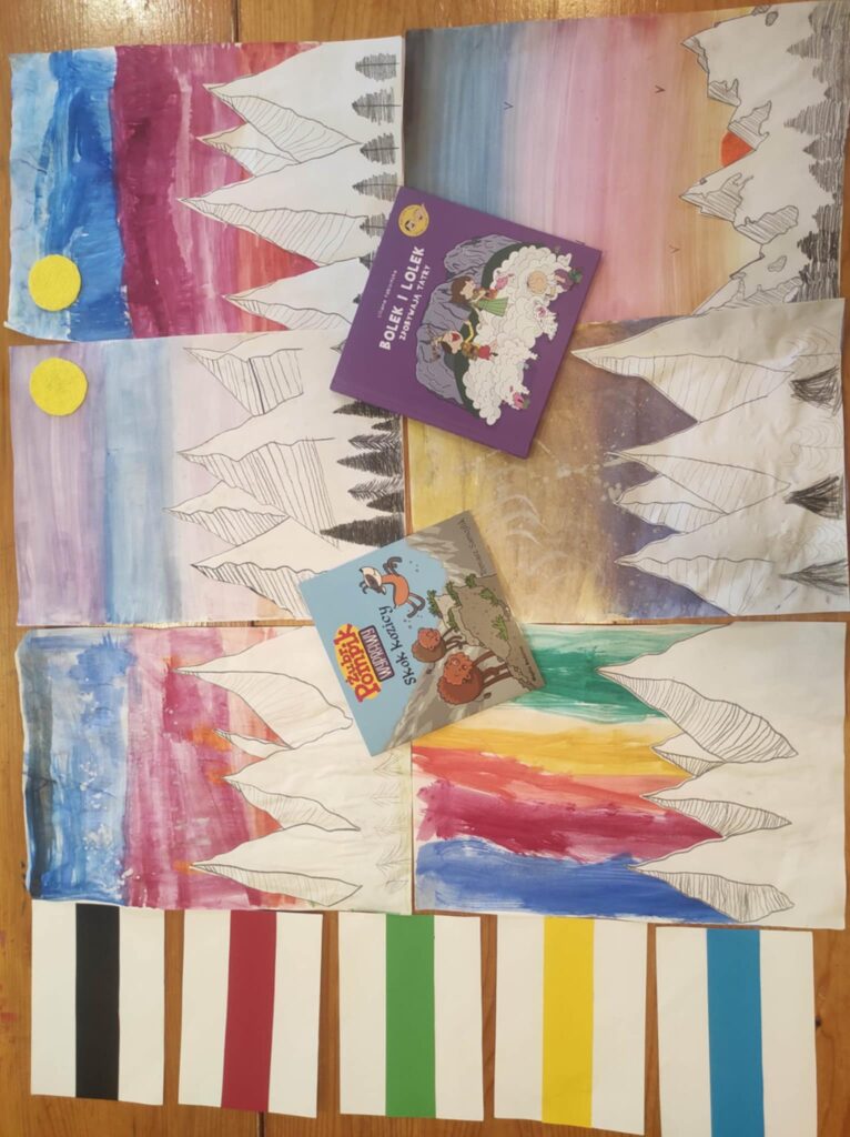 Na zdjęciu prace plastyczne wykonane przez dzieci.