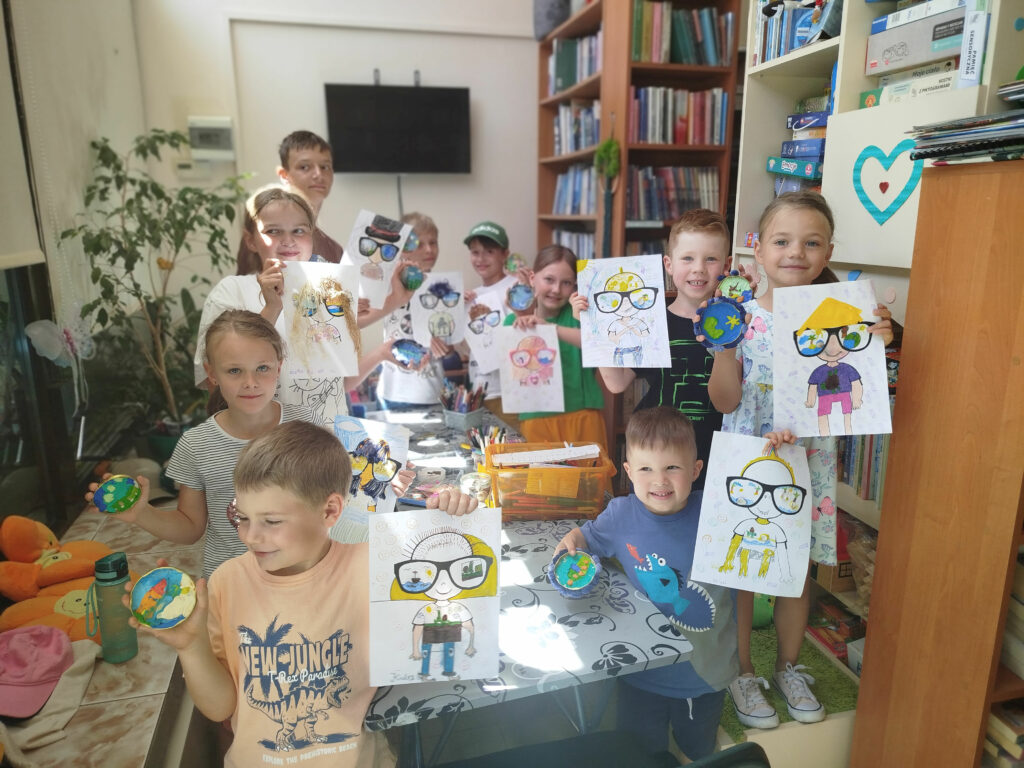 ZAJĘCIA WAKACYJNE W BIBLIOTECE NA ŻRÓDLANEJ