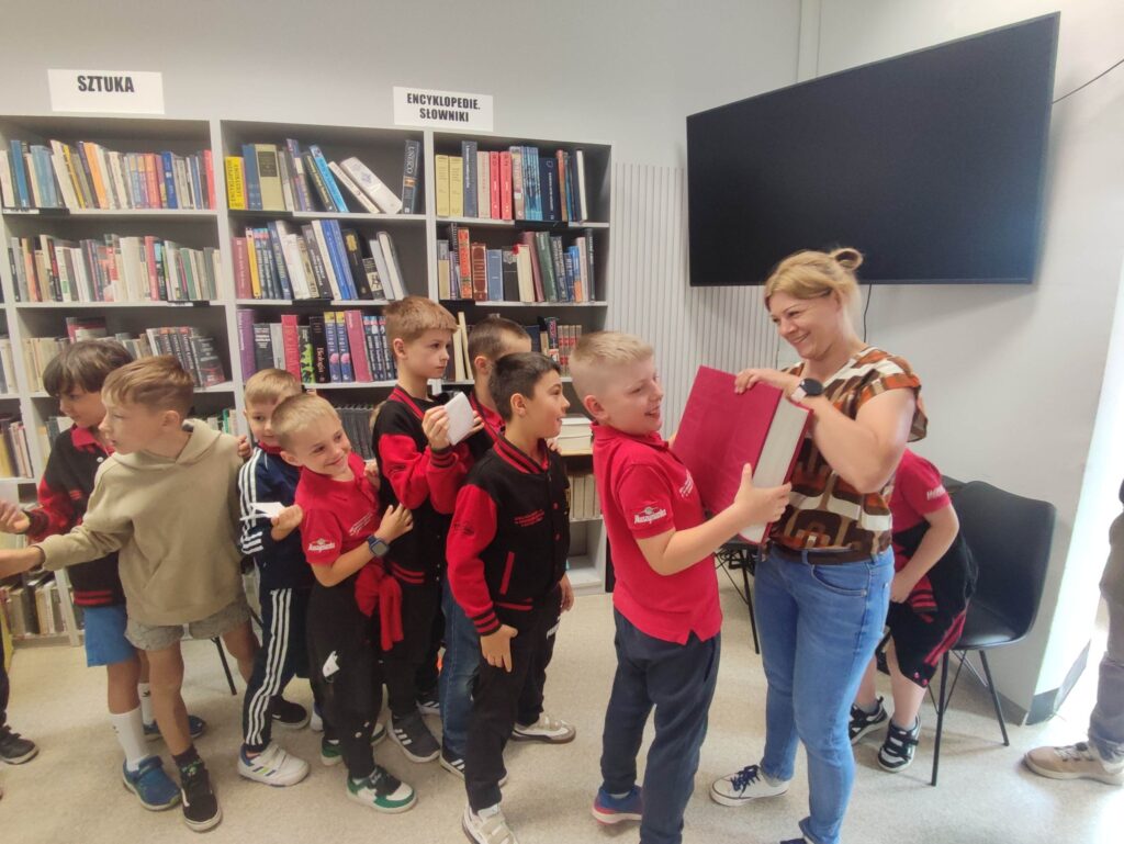 Dziś w bibliotece wyjątkowo sportowo i… bardzo wesoło!