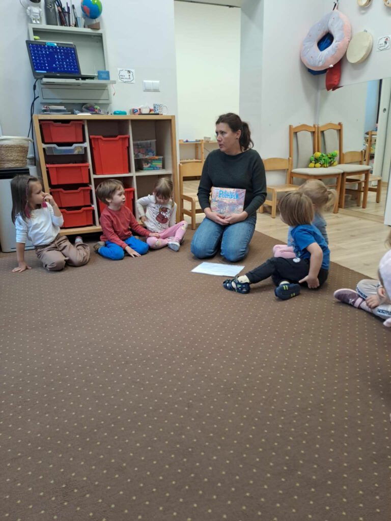 JESIENNE OPOWIEŚCI W PRZEDSZKOLU MONTESSORII PROJEKT PIĄTKA