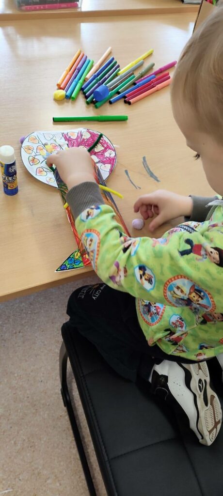 Co w książce Piszczy